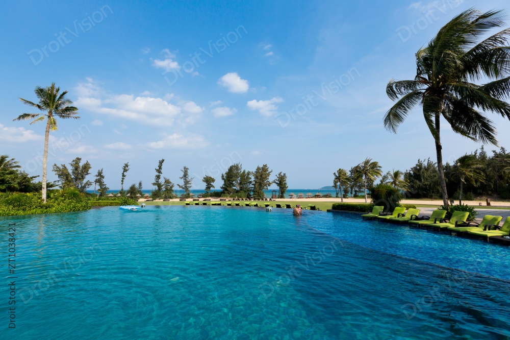 海南三亚酒店泳池图片