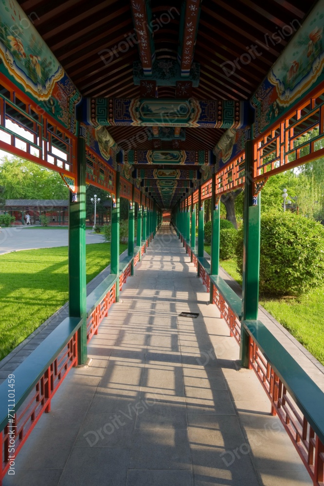 北京中山公园内走廊图片