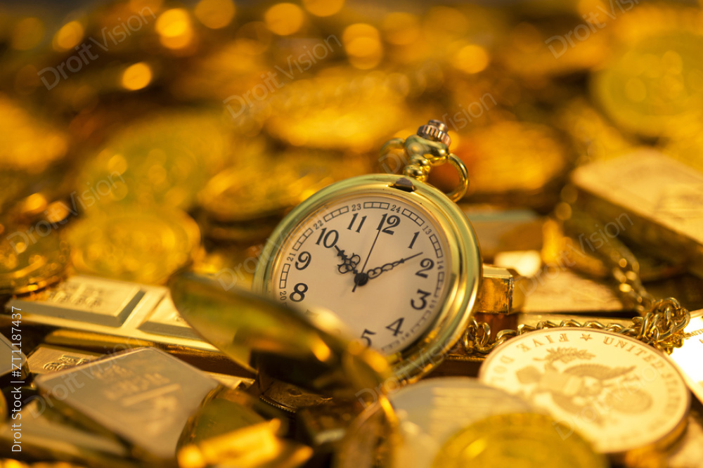怀表和金币图片