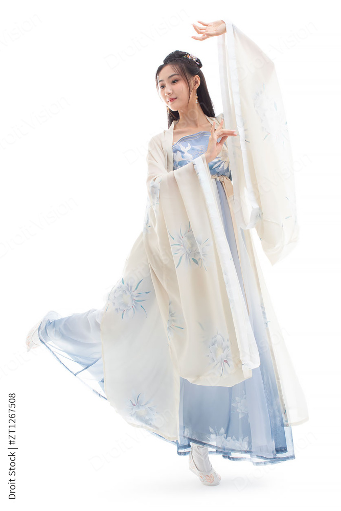 古装美女表演古典舞图片