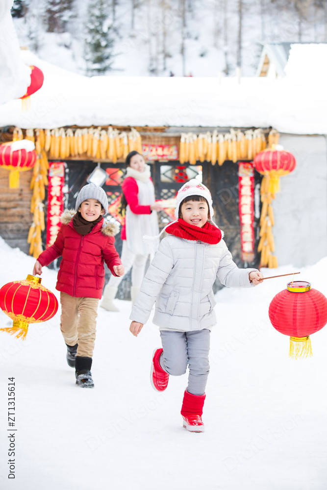 快乐的孩子们庆贺新年图片