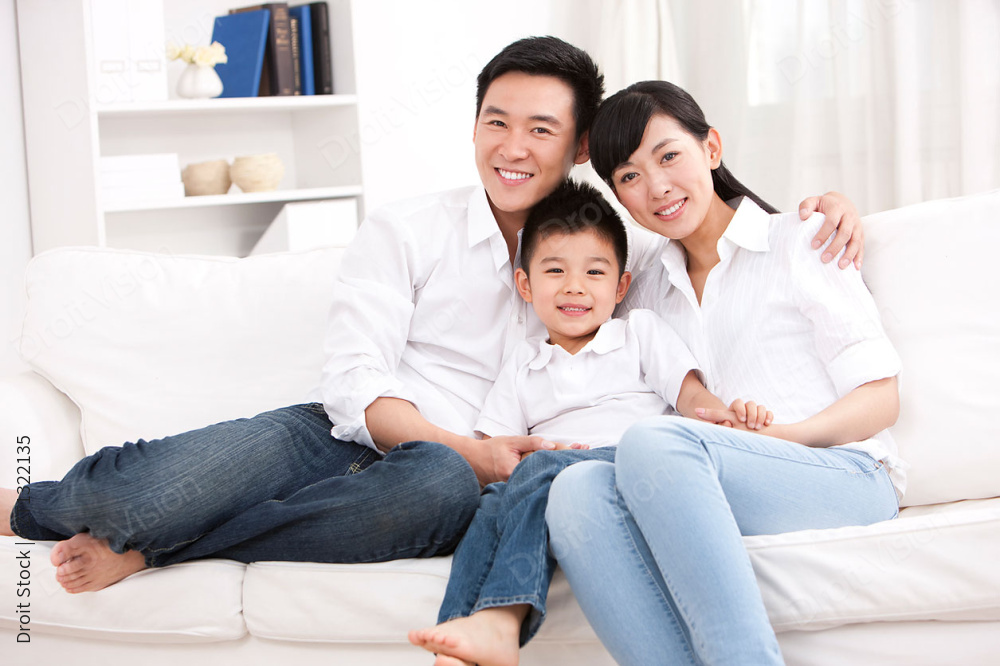 温馨的一家三口图片