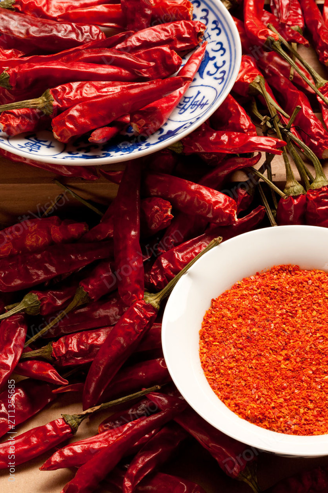 干辣椒和辣椒粉图片