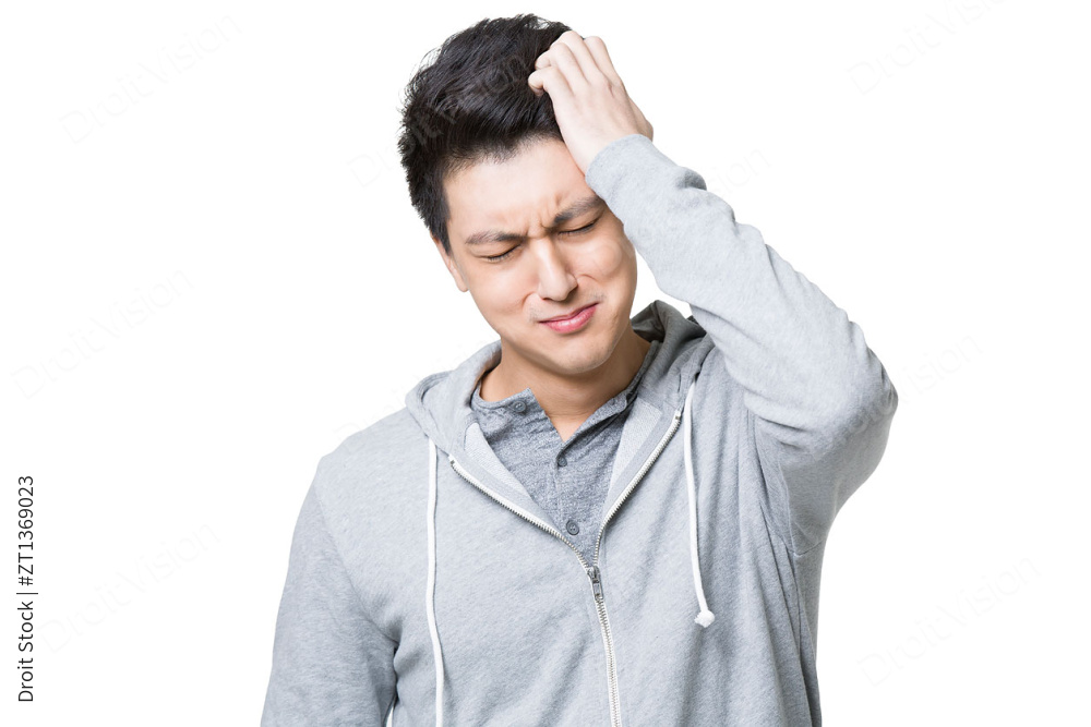 伤心的年轻男子图片