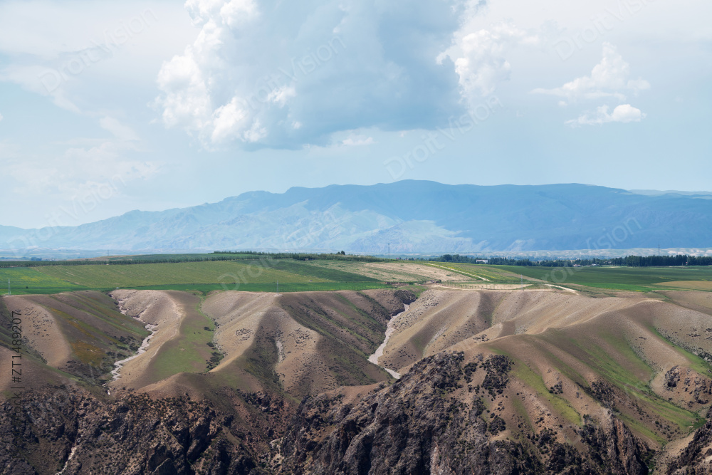 中国新疆伊犁阔克苏大峡谷自然风景图片