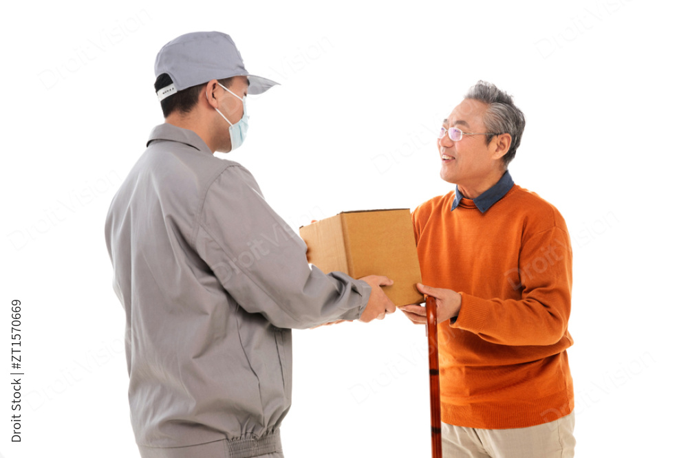 老人和快递员图片