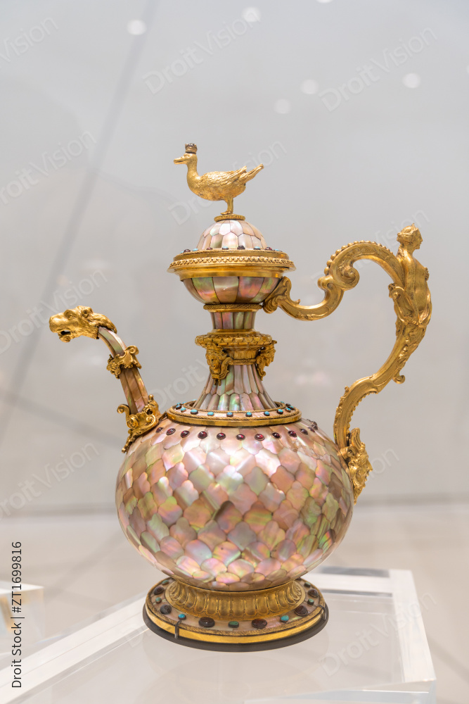 阿布扎比卢浮宫展品图片