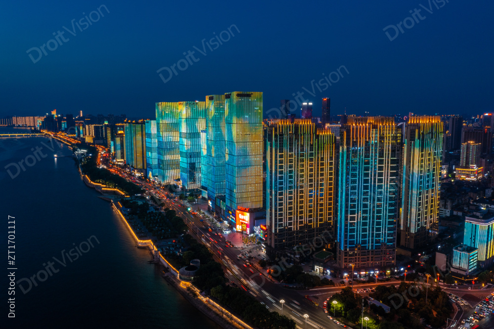 航拍长沙湘江万达广场夜景图片