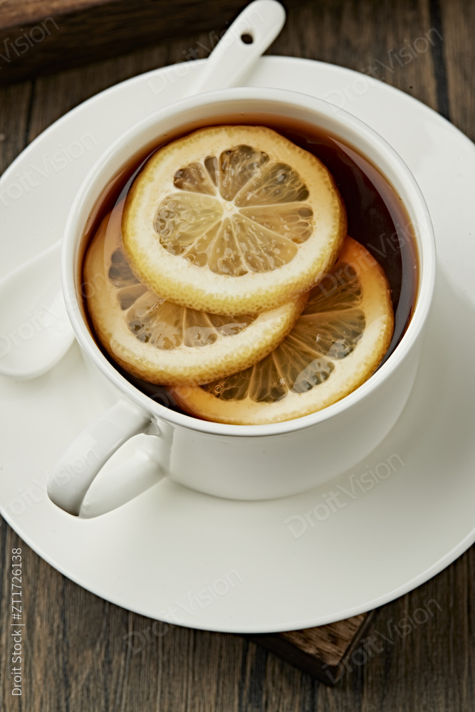 热柠檬红茶图片