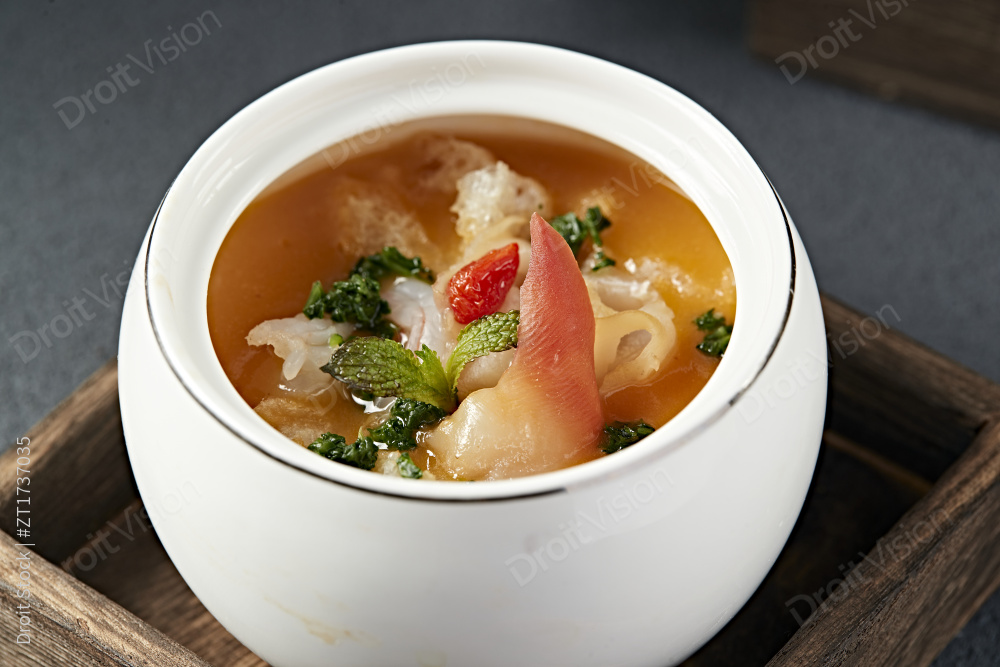 浓汤鲍汁北极贝尖炖花胶图片