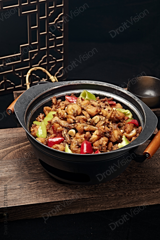 川味麻辣牛蛙香辣牛蛙干锅牛蛙肥肠牛蛙图片