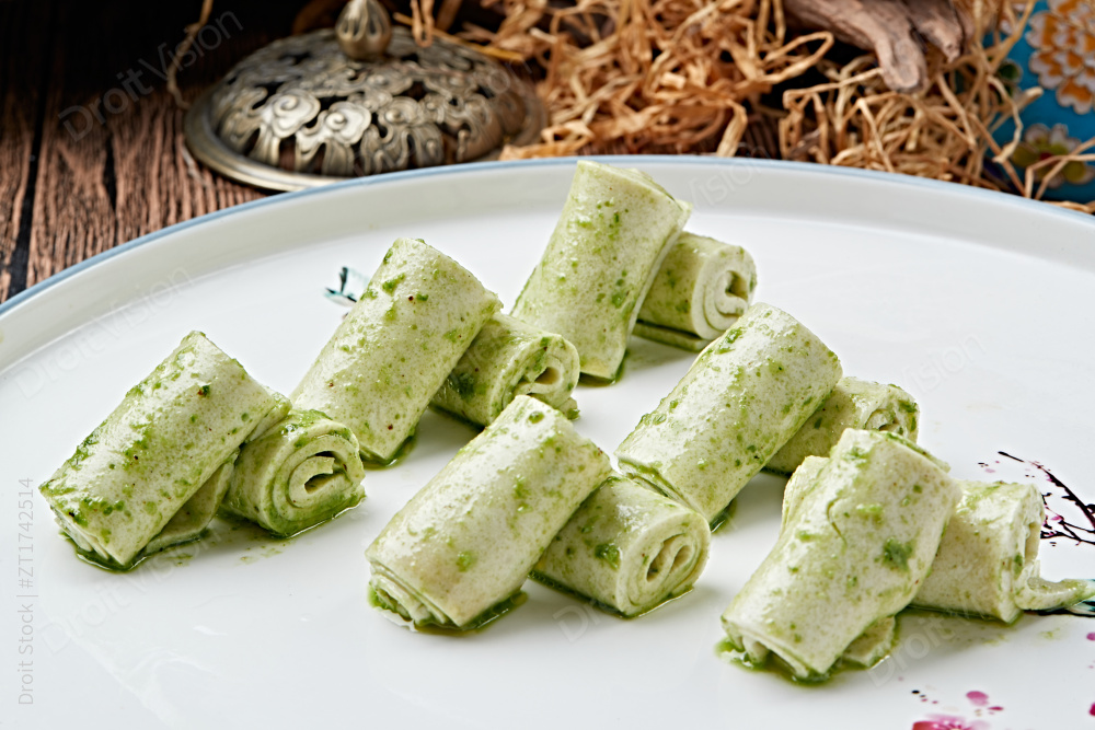 香椿苗酱豆卷图片