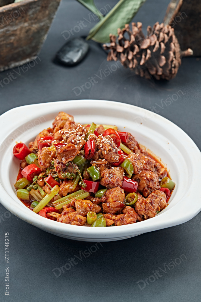 川香辣子爆兔丁图片