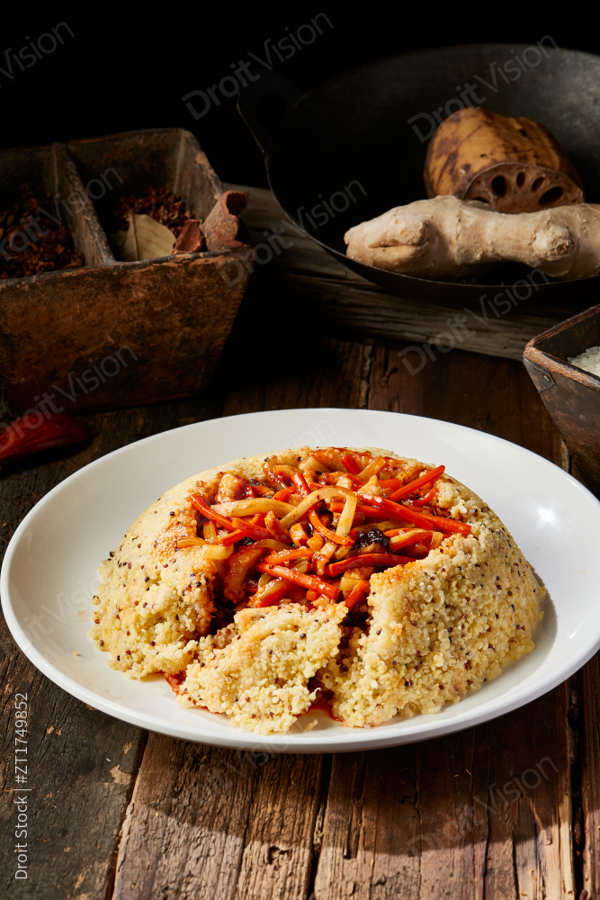 鱼香肉丝配香蒸藜麦小米饭图片