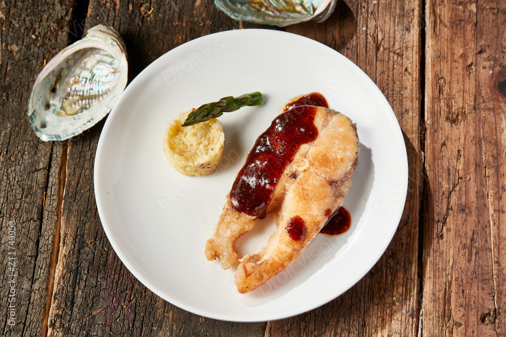 藜麦饭配香煎野生草鱼图片