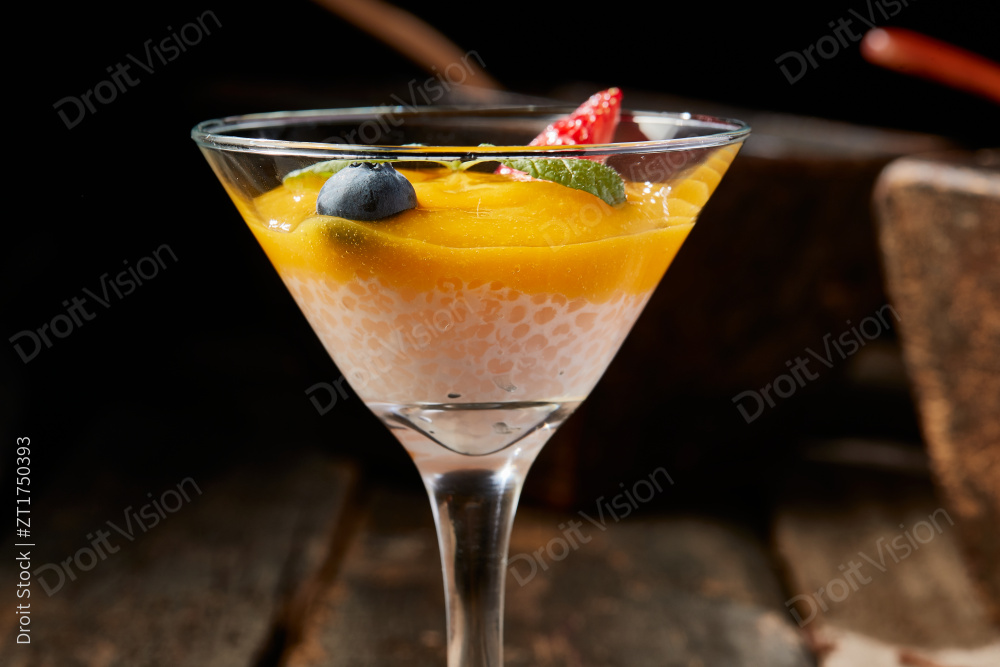 港式茶餐杨枝甘露图片