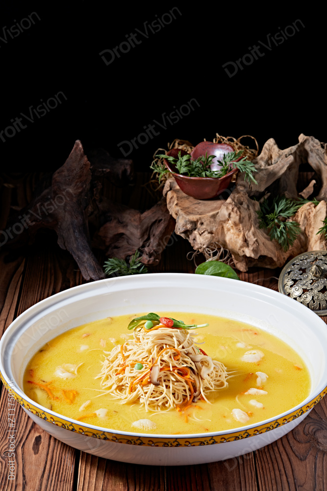 淮扬名菜鲜虾仁大烫干丝图片