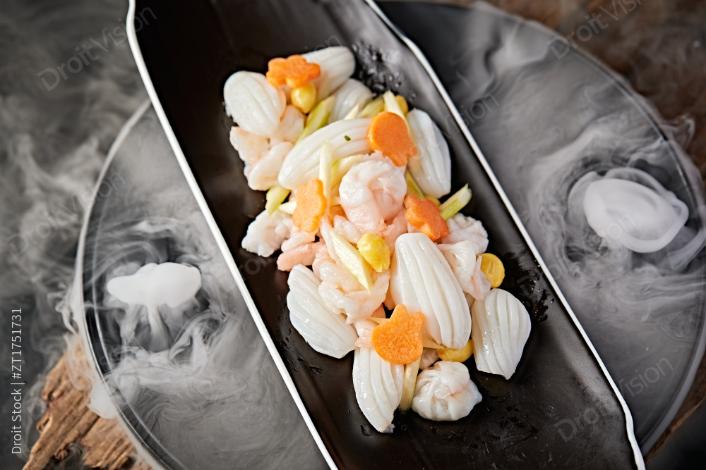 西芹银杏果烩墨鱼大虾仁图片