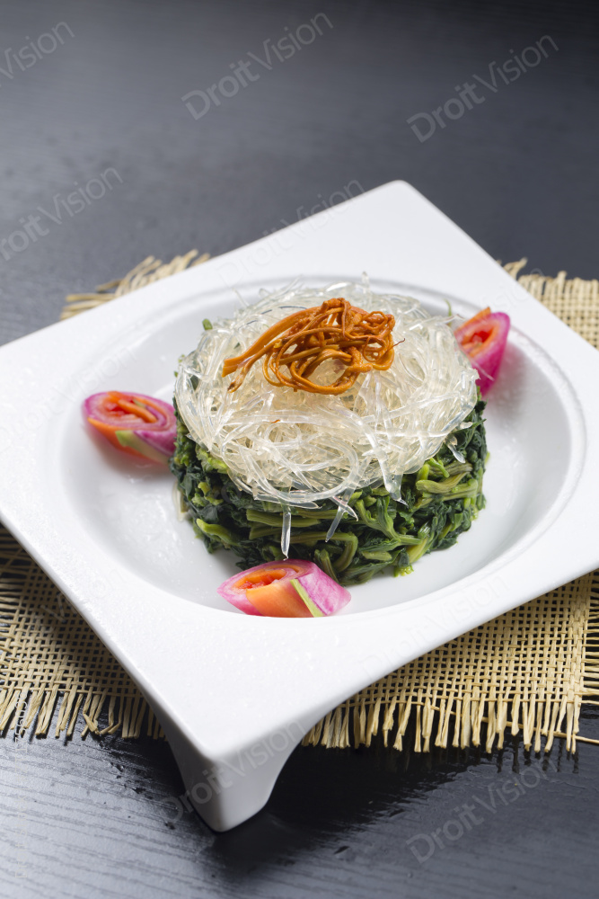 虫草花海蜇丝扣菠菜图片