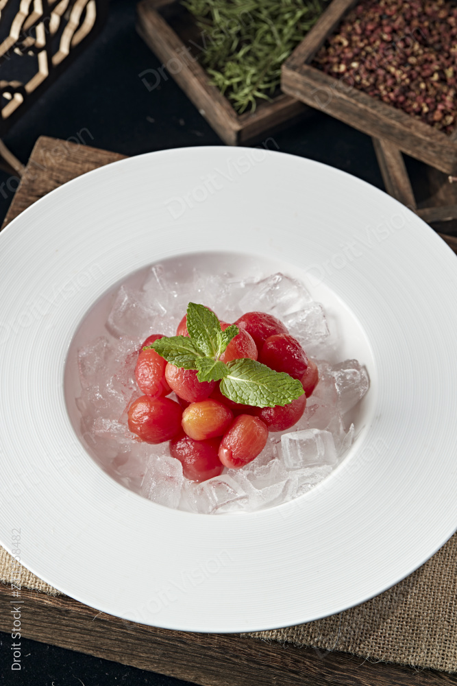 冰镇去皮圣女果小番茄图片