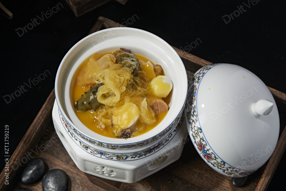 浓汤天九翅鱼翅图片