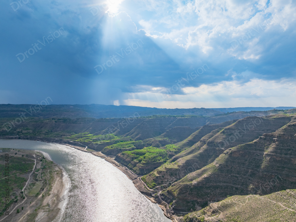 山西临汾永和黄河蛇曲地质公园夏日晴天图片
