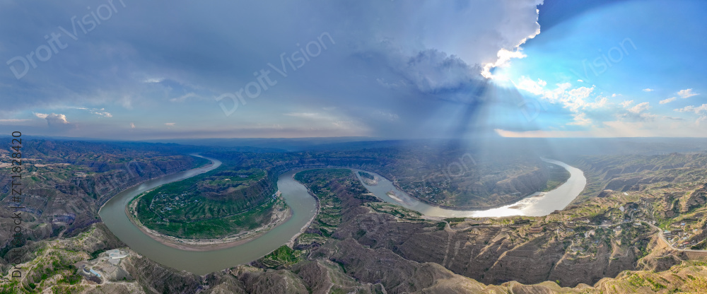山西临汾永和黄河蛇曲地质公园夏日晴天图片