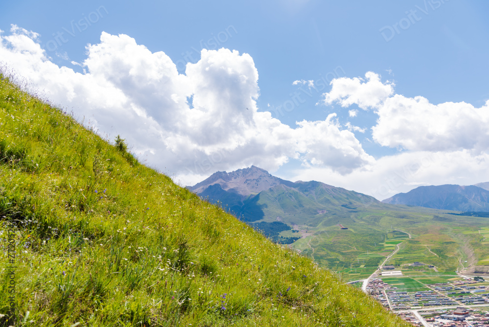青海祁连县卓尔山风景区图片