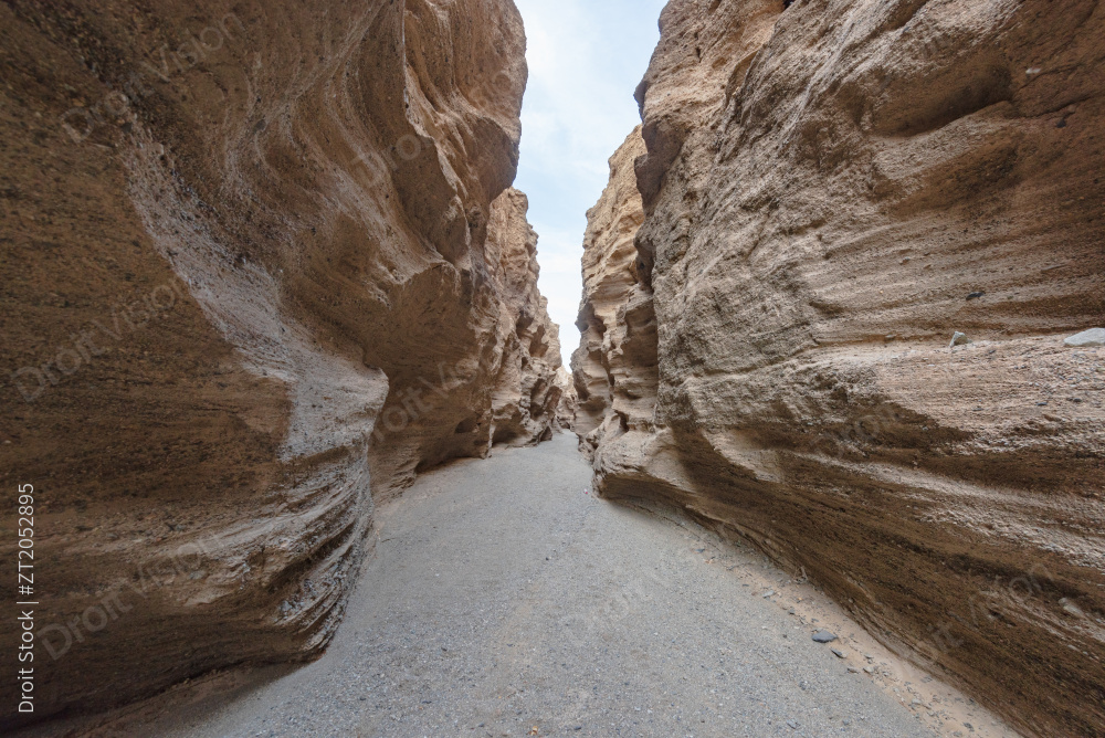 中国新疆库尔勒罗布泊大峡谷图片