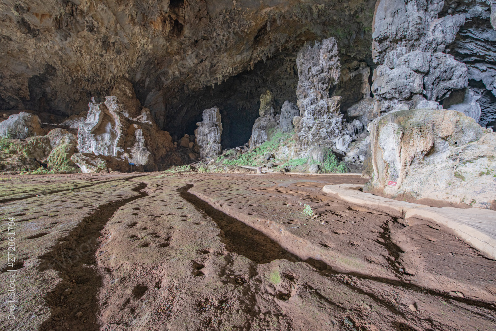 中国广西河池凤山云峰洞图片