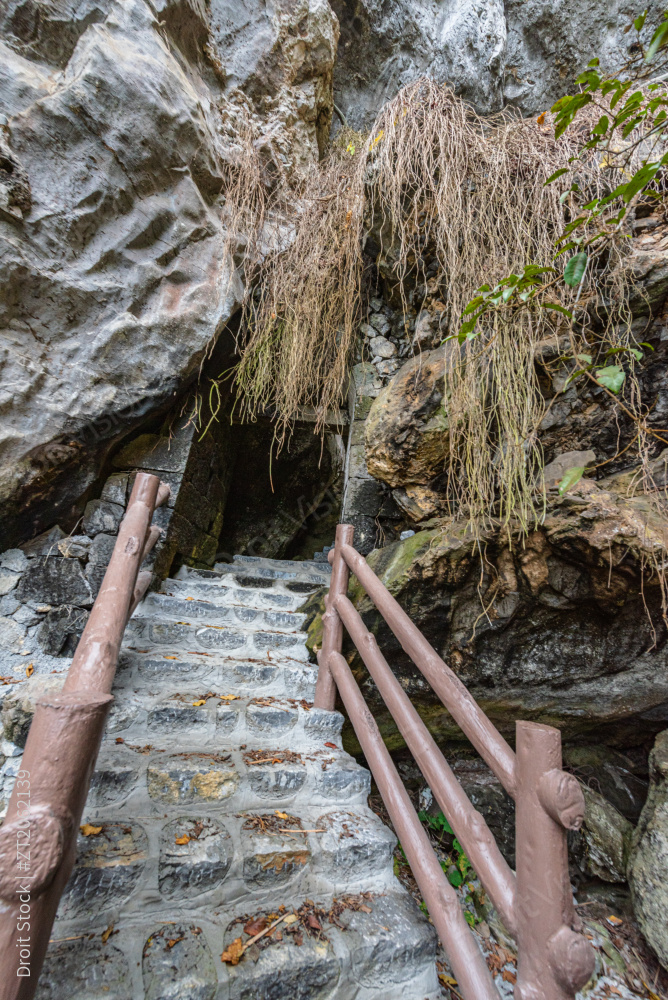 中国广西河池凤山云峰洞图片