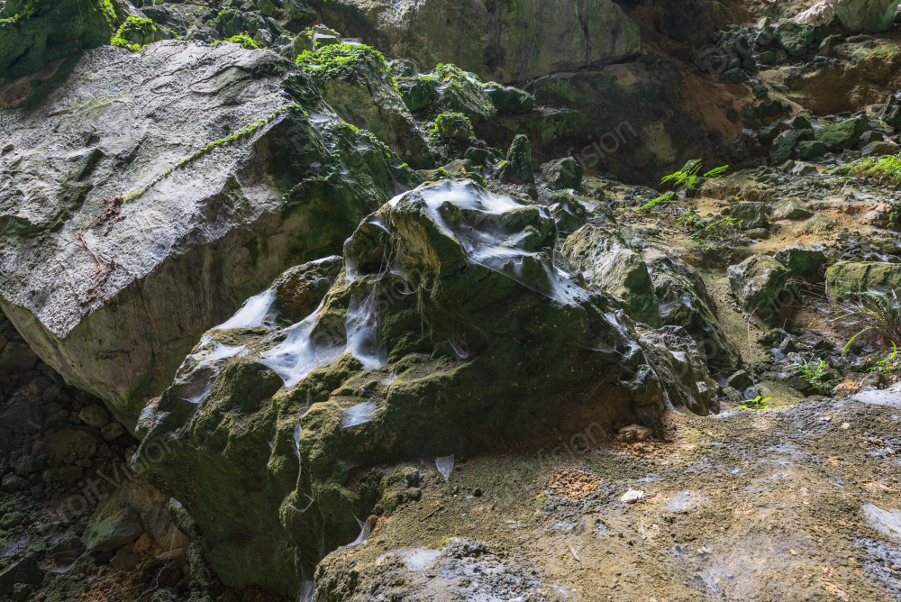 中国广西河池凤山云峰洞图片