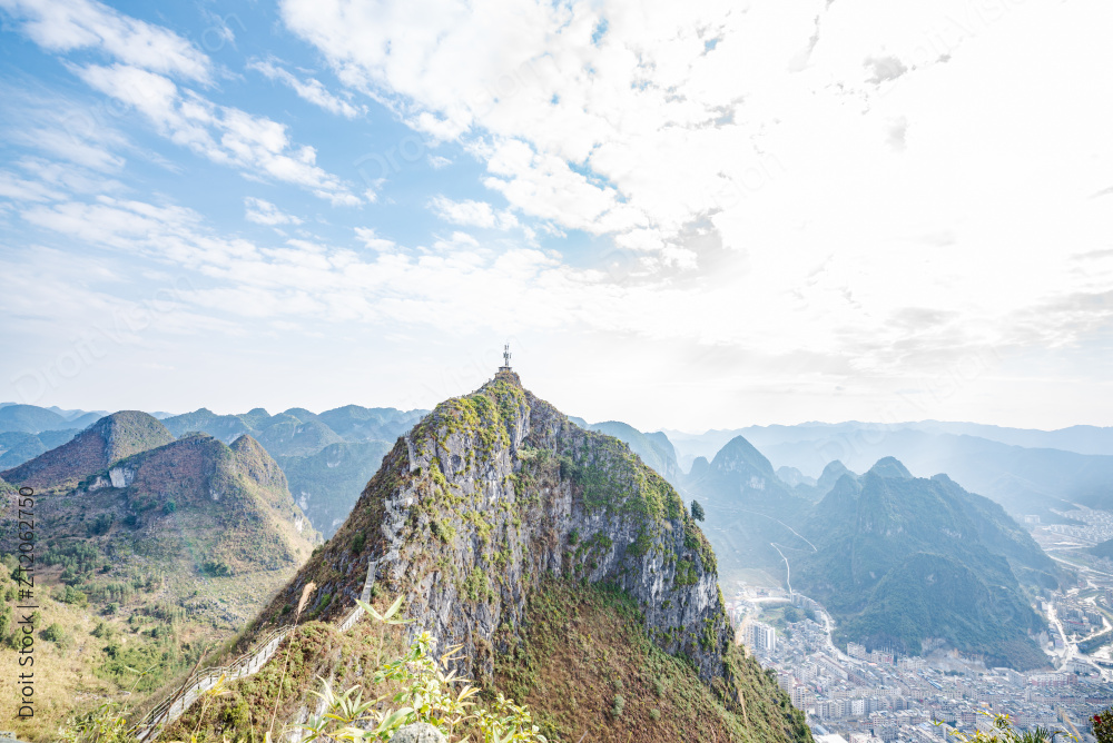 中国广西河池凤山文笔峰图片