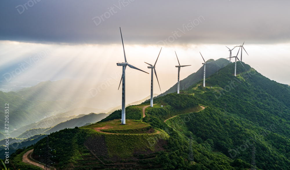 广东河源缺牙山山顶观远山日出景观图片