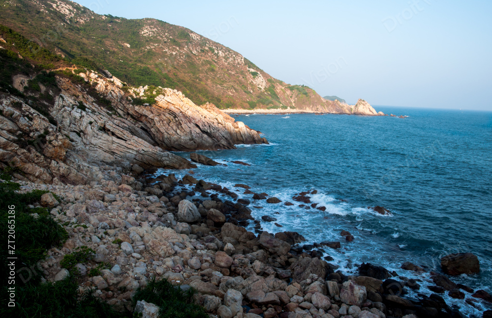 中国深圳大鹏半岛东冲至西冲之间的海岸线风光图片