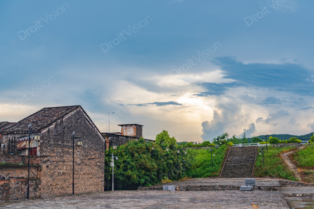 广东肇庆市封开县封川古城里的古民居图片