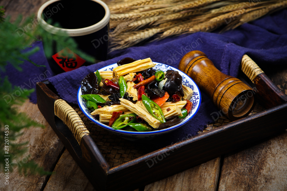 凉拌木耳腐竹图片