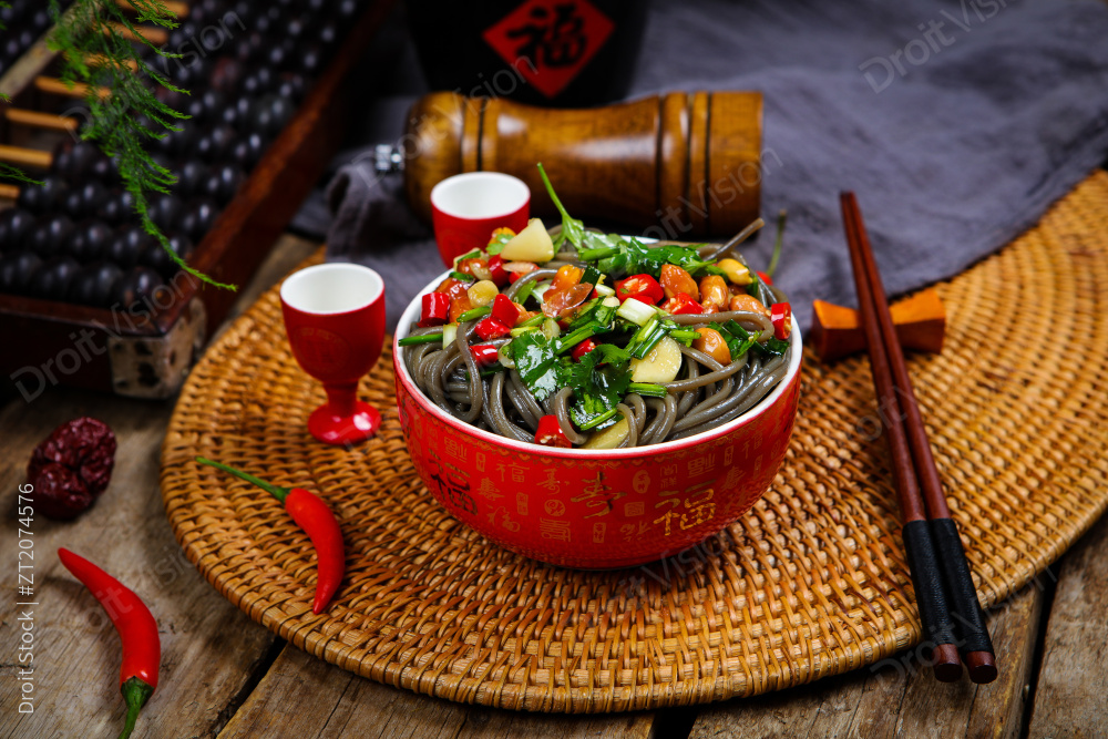 凉拌蕨根粉图片