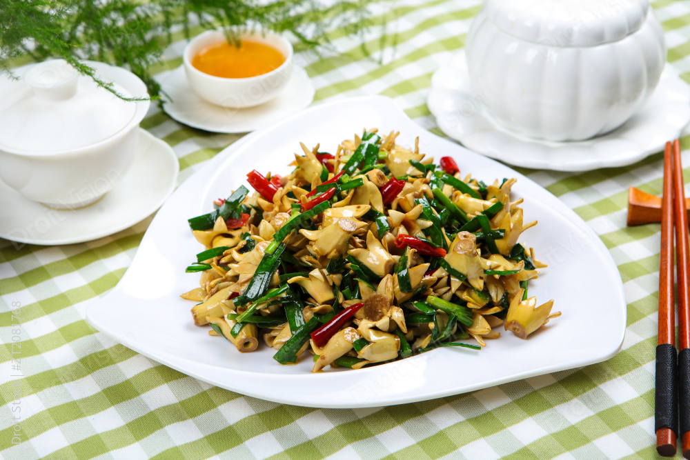 韭菜炒石榴花图片