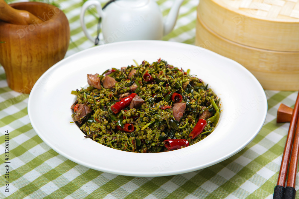 韭菜腊肉丁炒棠梨花图片