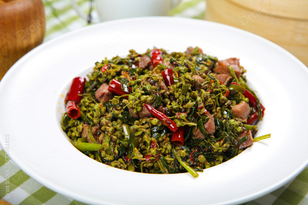 韭菜腊肉丁炒棠梨花图片