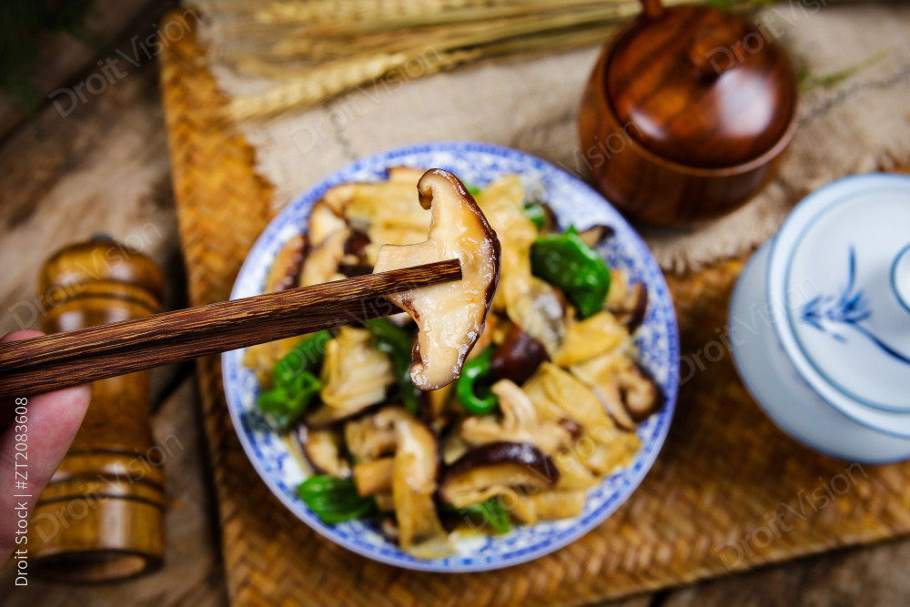 香菇烧腐竹图片