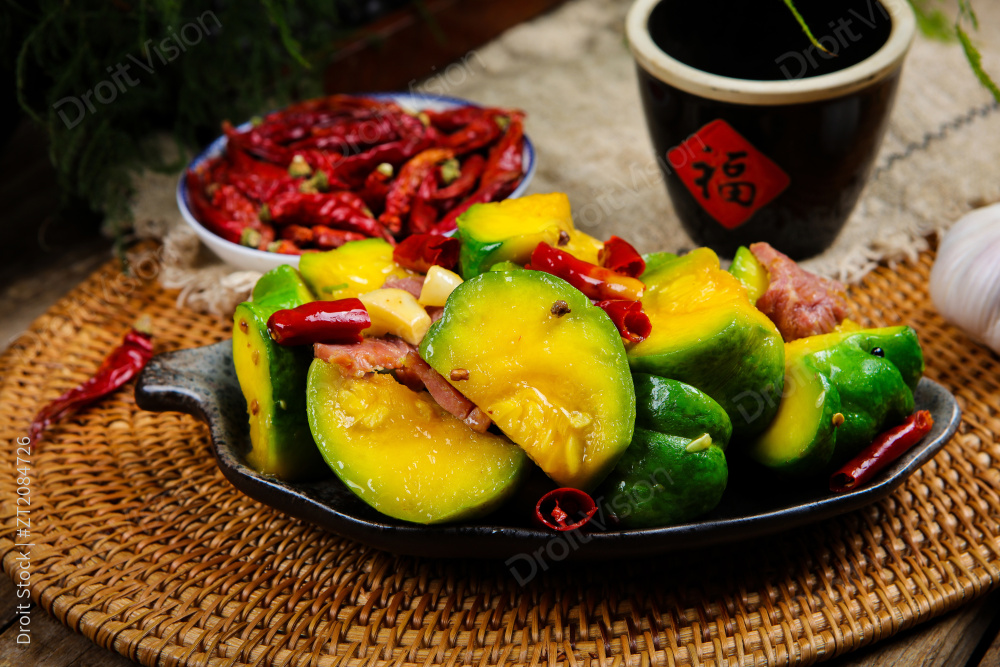 姜柄瓜焖火腿肉图片