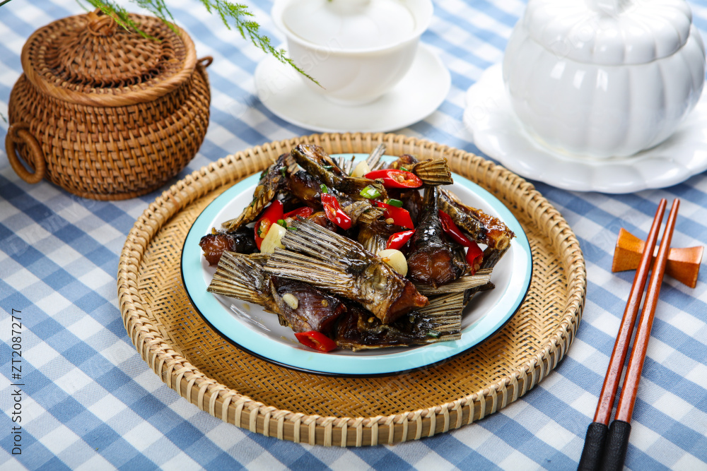 爆炒腊鱼尾图片