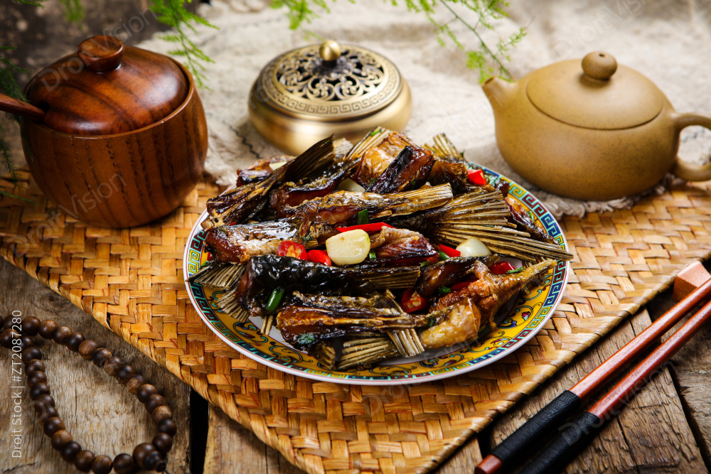 爆炒腊鱼尾图片