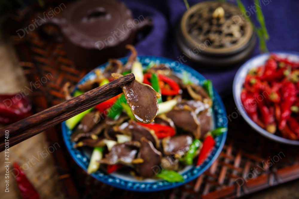 炒腊鸡胗图片