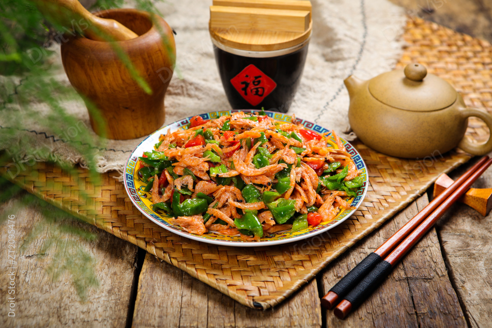 青红椒炒虾米图片