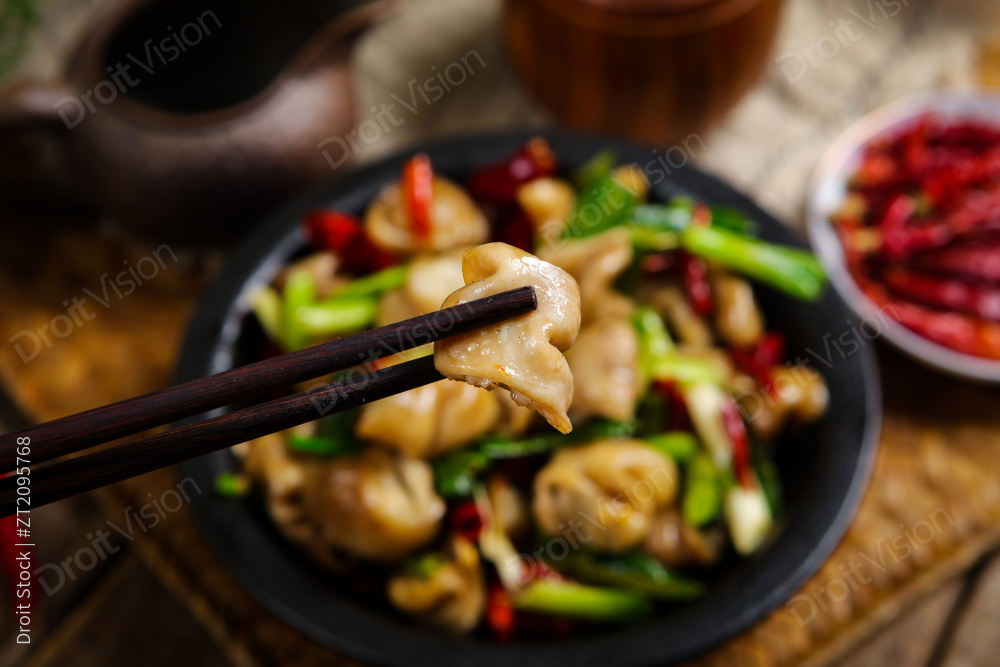 蒜苗炒肥肠图片