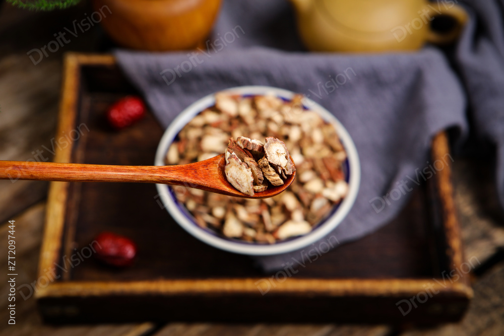 中药材丹参图片