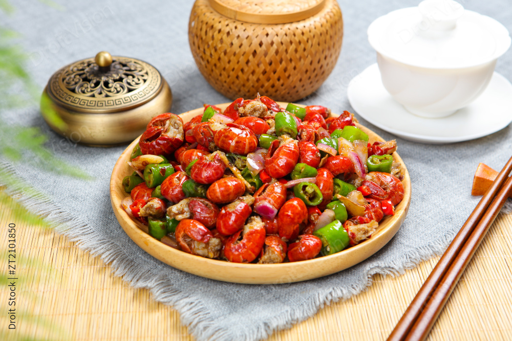 香辣龙虾尾图片